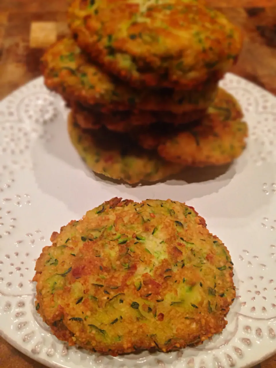 Zucchinni pancetta fritters|lindsay robesonさん