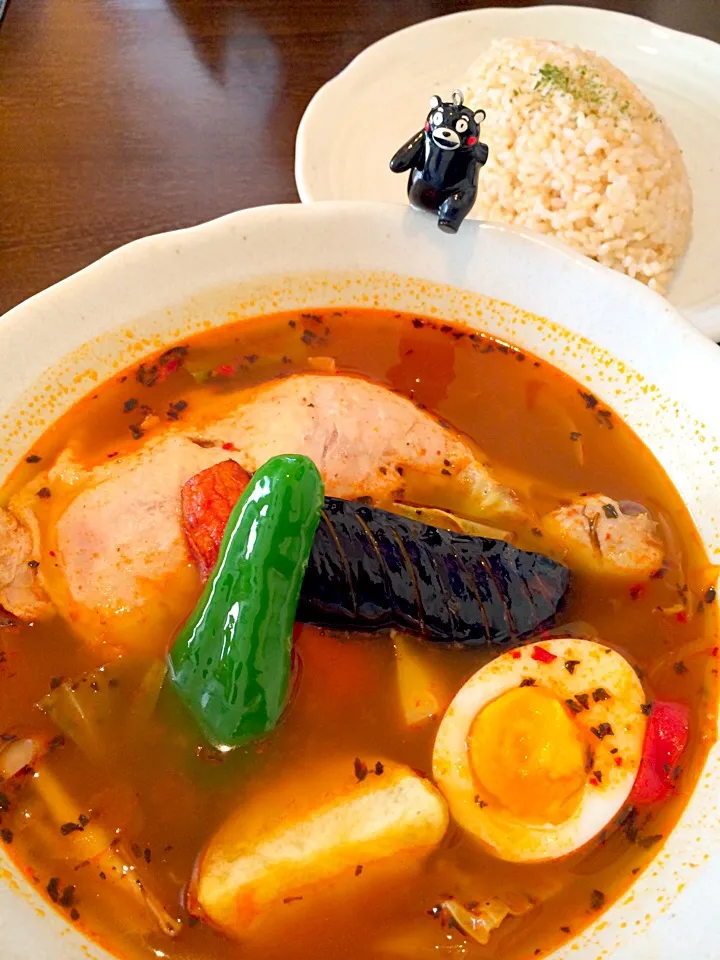 Snapdishの料理写真:曼荼羅さんのチキンスープカレーを薬膳スープ2辛で|大阪カレー部長さん