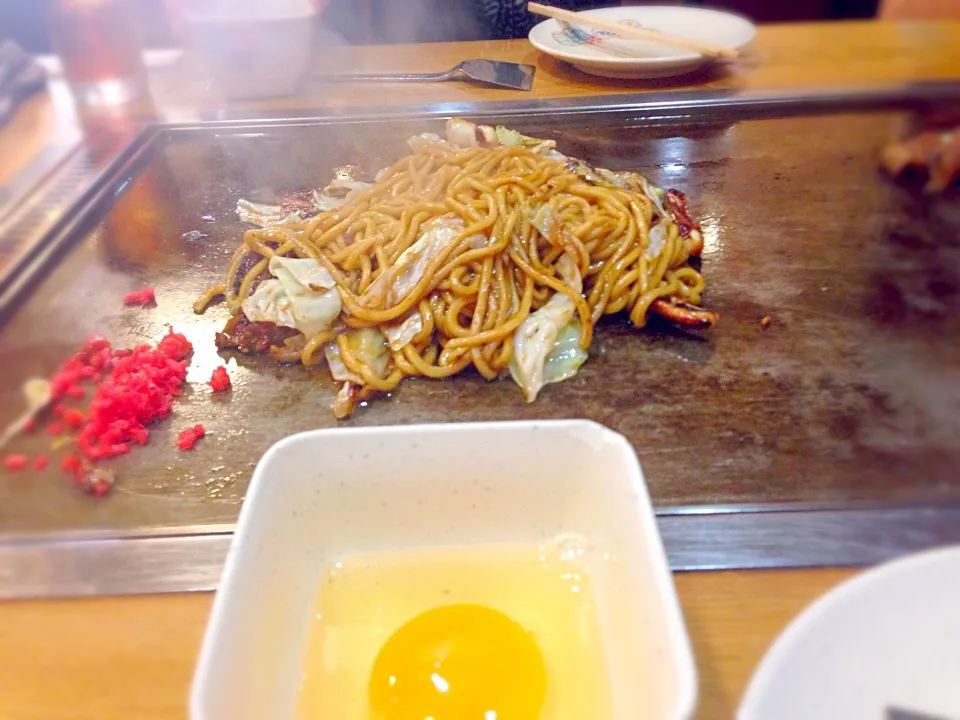 あじくらや 生卵つけ焼きそば|ちびさん