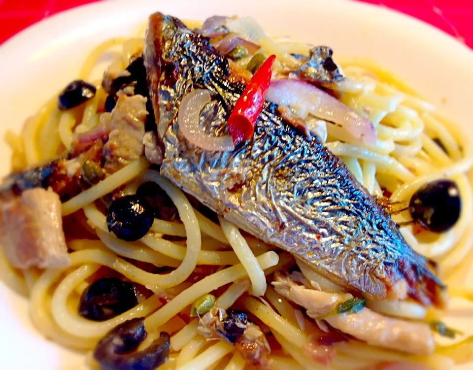 Snapdishの料理写真:Spaghettioni con pesce Samma  alla Mediterranea|Fabio  Palmieriさん