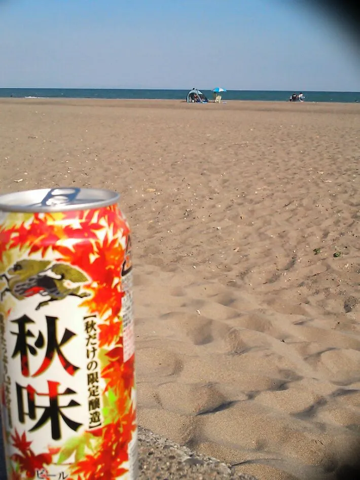 Snapdishの料理写真:秋の海     と    秋味  beer  
in 静波(*´∇｀*)|yucaxxxさん