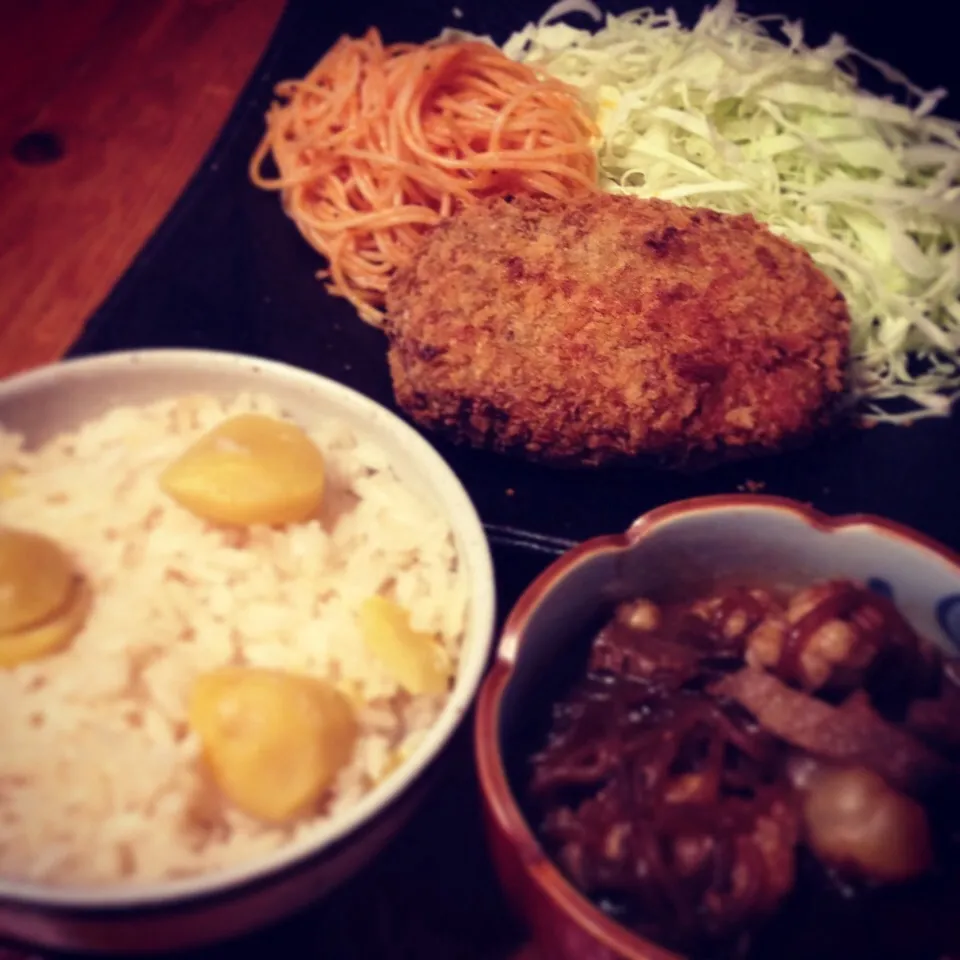 9/23晩ごはん『でっかいカレーコロッケ』『栗おこわ』『牛もつの土手焼き』|Kenji Kinoshitaさん