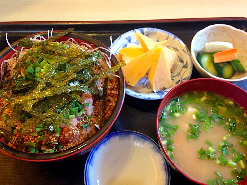 ネギトロ丼定食@和風食事処 なか里(中央区)|みっさんさん