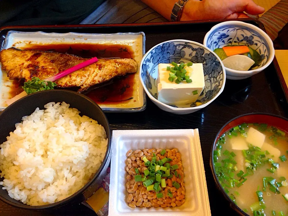 ブリ照り定食@和風和食処 なか里(中央区)|みっさんさん