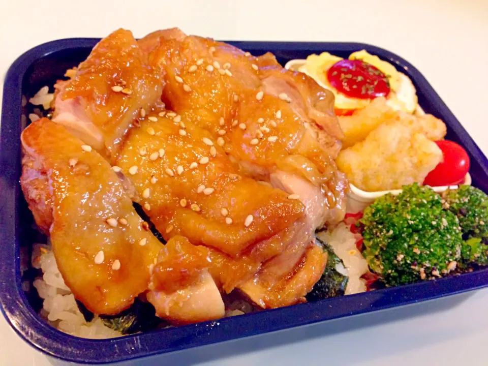 Snapdishの料理写真:照り焼きチキン丼弁当|のぞみさん