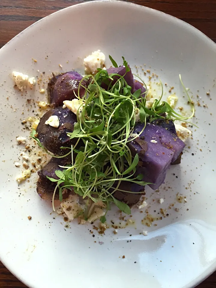 mexican purple potato salad with cilantro microgreens|Matthew Cashenさん