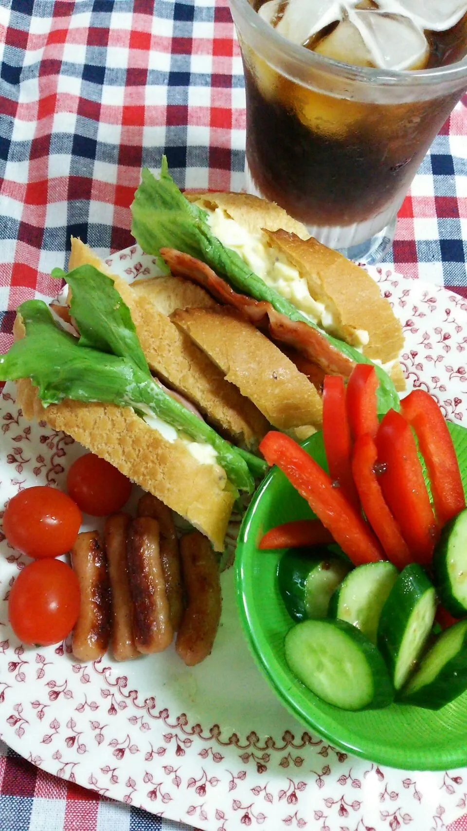 bacon   egg  sand  with  salad 🎵|☆Yumi☆さん