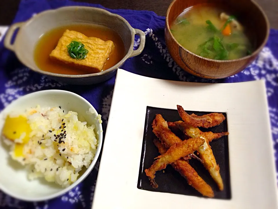 さつまいもごはん キビナゴフライ 揚げ出し厚揚げ  春菊もしめじの味噌汁|2boy mamさん