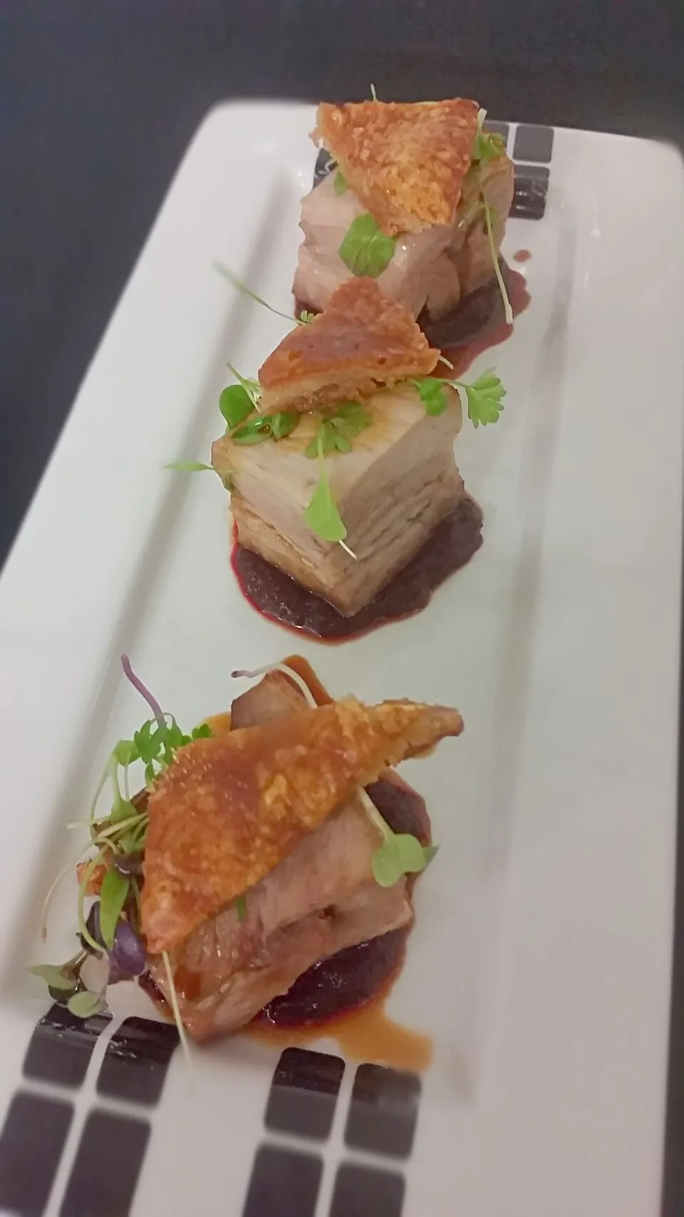 peking style pork belly on beetroot and apple mash|Luke Smithさん