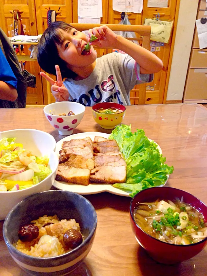 焼豚、白菜のごちそうサラダ、栗おこわ、ごぼうと豆腐のスープ|Fumieさん