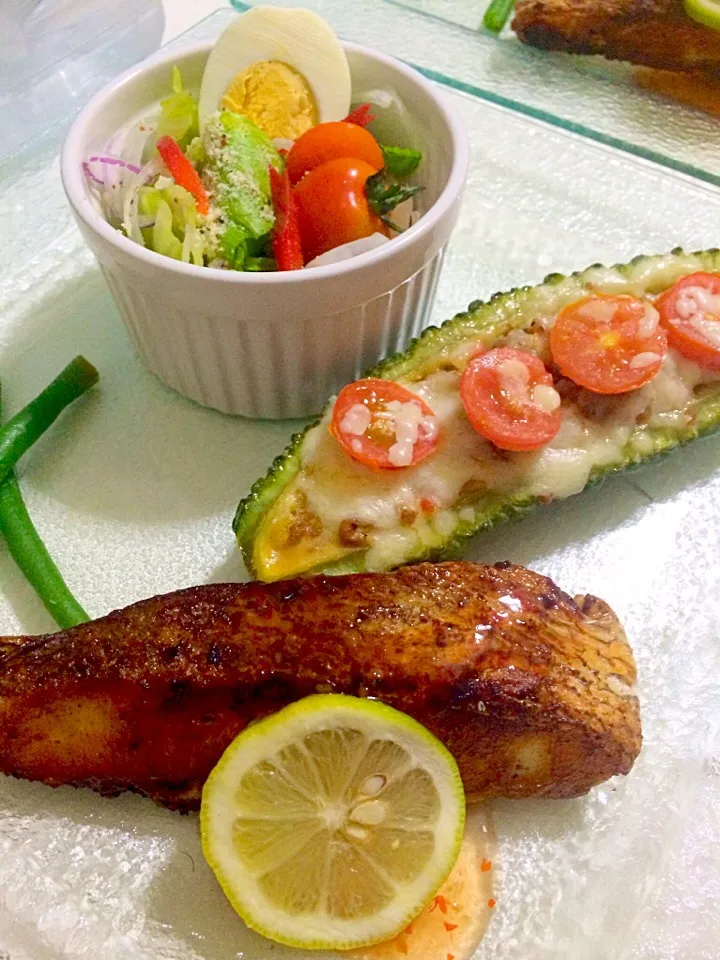 Fried fish w/sweet/sour sauce🍴baked bitter melon ground pork omelette w/mozzarella cheese🍴😋😋|MJ🇵🇭🇯🇵さん