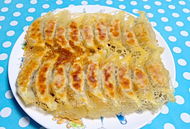 Snapdishの料理写真:Fried pork gyoza|Liezlさん