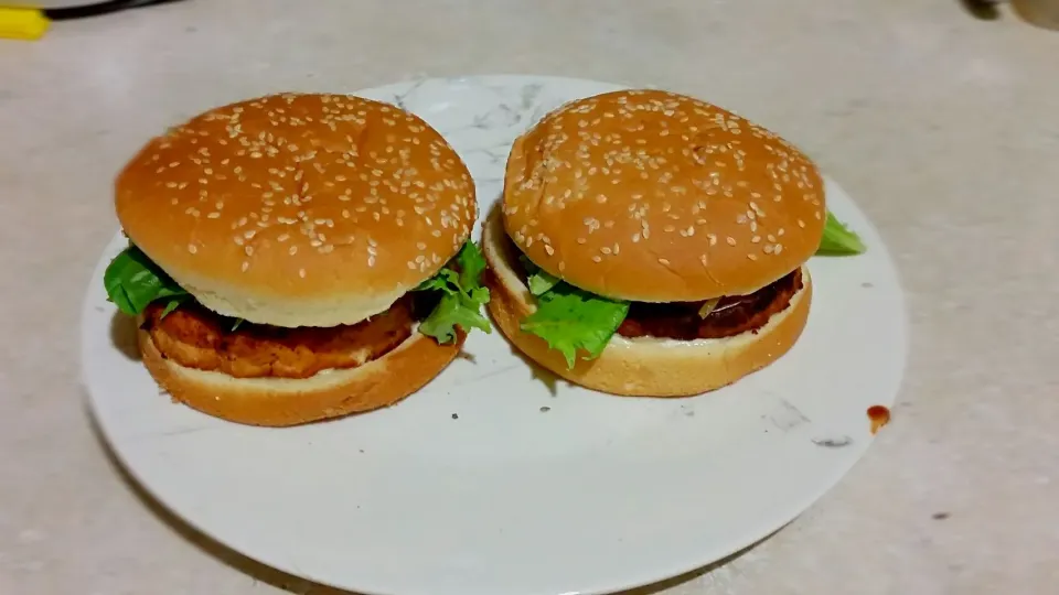 salmon burgers|Elle Sunshyneさん