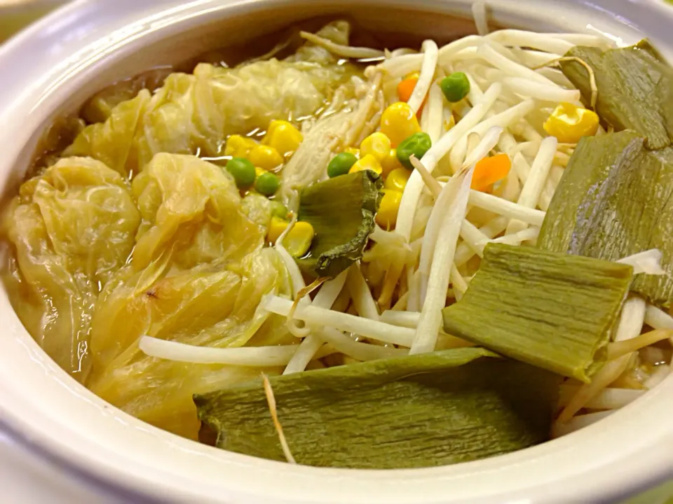 柔らかロールキャベツと野菜がタップリ入った麦リゾット🍲|マニラ男さん