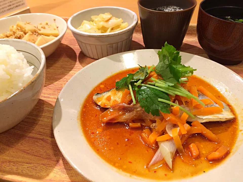 さわらの豆板醤ソースかけ定食|hirotomoさん