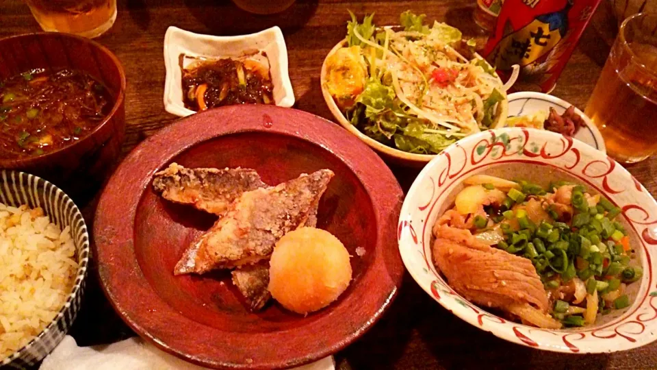 Snapdishの料理写真:賄い飯♪ 秋刀魚の竜田揚げ、肉じゃが|Gauche Suzukiさん