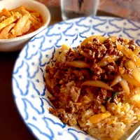 タイのチャーハン、牛肉のカパオ、そしてレッドカレーです。|エミさん