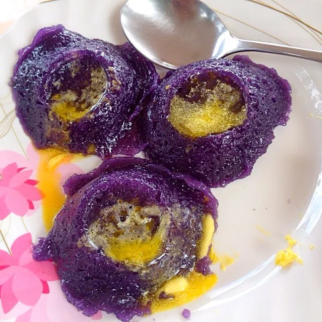 Ube Halaya すりおろしたウベ芋にコンデンスミルク混ぜて蒸して、溶かしバターかけたもの|Kenny Hiraiさん