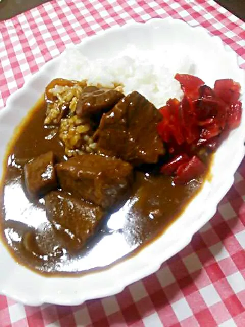 Snapdishの料理写真:牛肉ごろごろカレー＠おうち|さぴさん