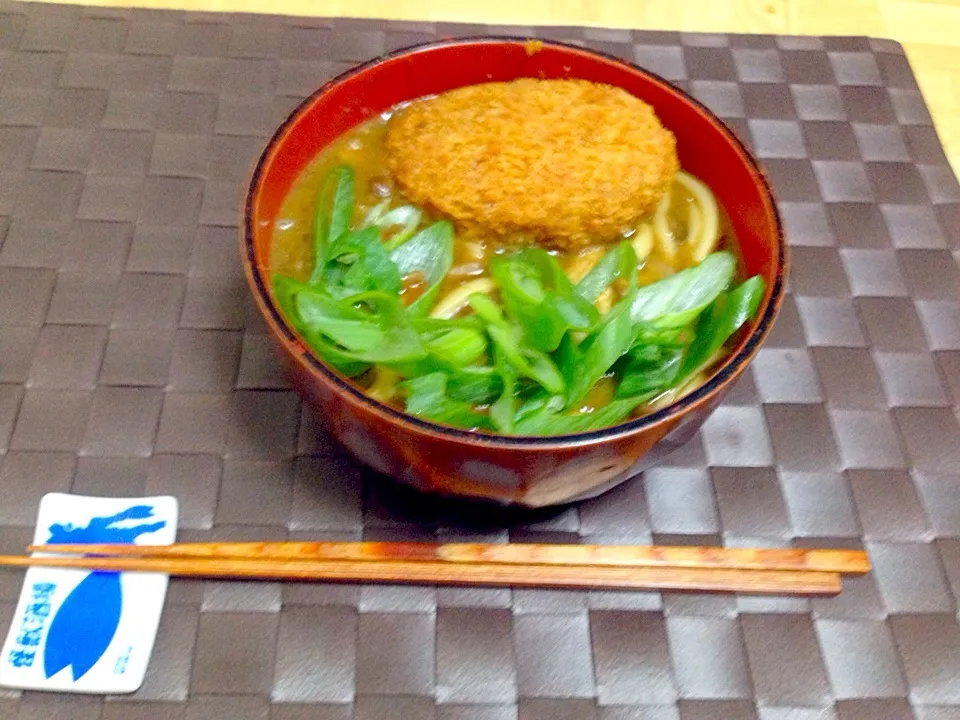 茸たっぷり汁にカレー粉を加えて、茸たっぷりコロッケカレーうどん|Tarou  Masayukiさん