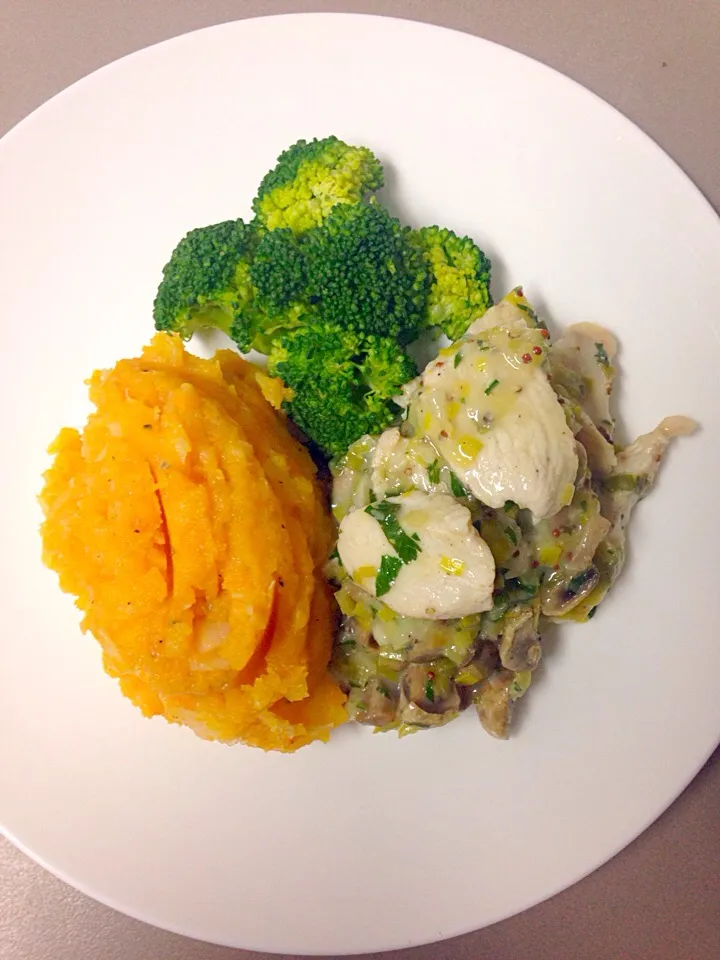 Turkey Leek + Mushroom with Root Vegetable Mash|Chrisy Hillさん