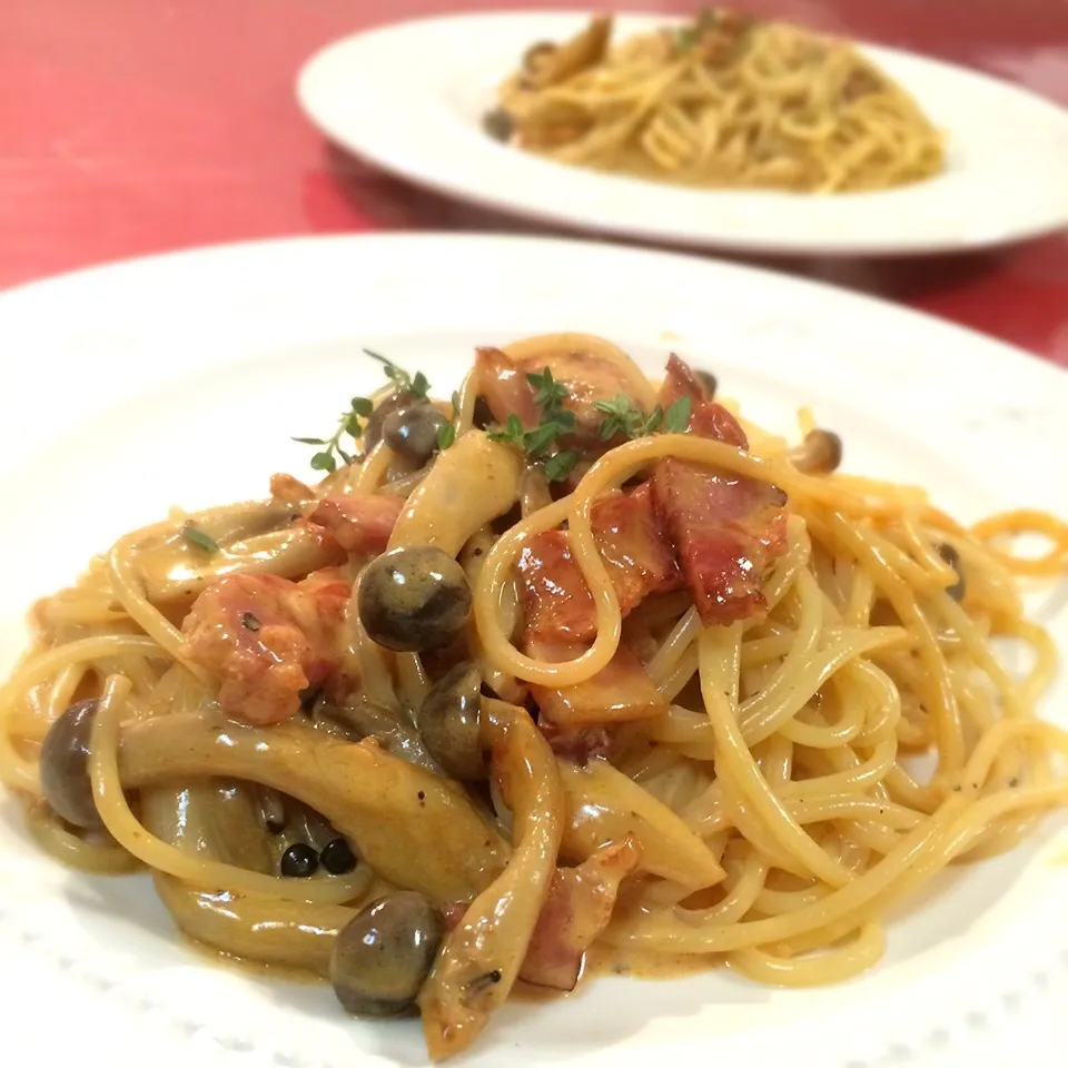 Snapdishの料理写真:中川シェフ直伝                              きのことベーコンのトマトクリームソースのスパゲッティーニ|志野さん