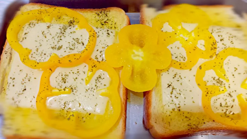 Simple toast for breakfast|laksmi nurul ismiraさん