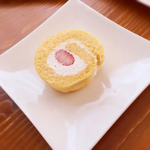 イチゴのロールケーキ|ぶーこさん