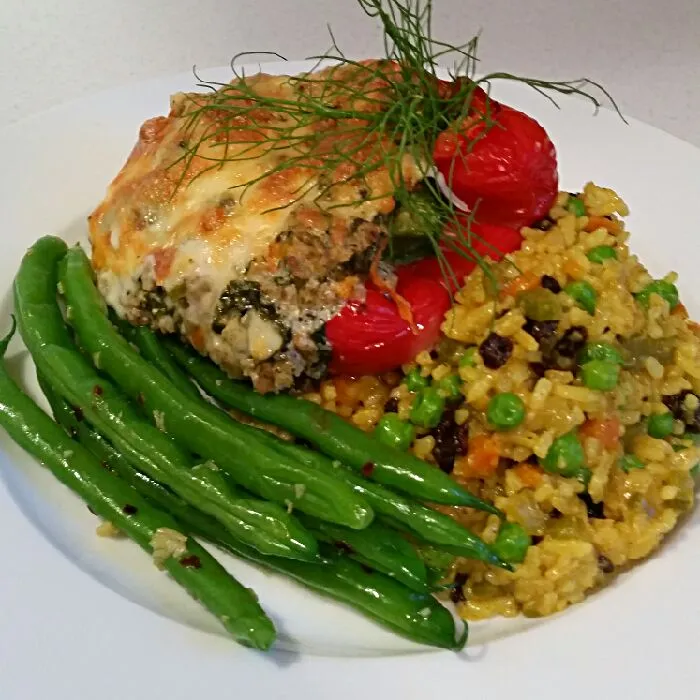 Turkey and Kale stuffed pepper, with Marscapone and Havarti, with Curry Rice Pilaf, and Spicy Beans|Jenn Strangeさん