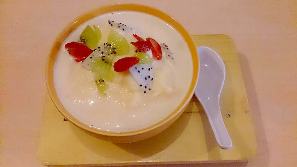 Snapdishの料理写真:Fruits soup|puspaayumulatsihさん