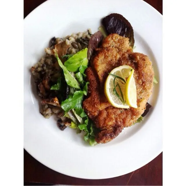 Chicken Piccata,  Wild Mushroom Orzo, Baby Greens, with Signature vin.|Jenn Strangeさん