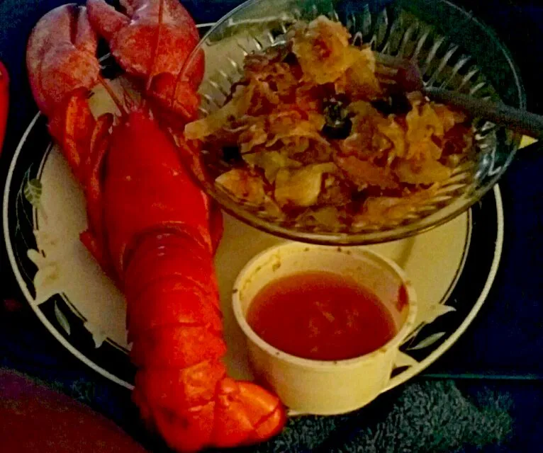 Snapdishの料理写真:Lobster& cabbage with corned beef potatoes and carrots #homecooks #goodeats|christl babcockさん