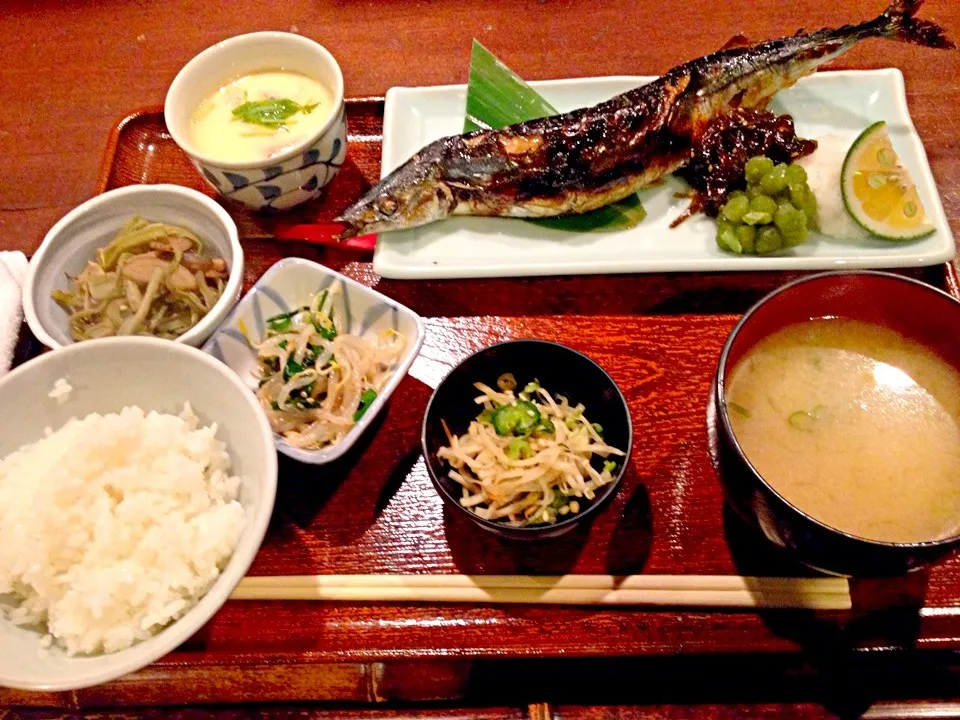 Snapdishの料理写真:新さんま塩焼定食1,100＋茶碗蒸し300円也at自由が丘仁松庵|秋山知隆さん