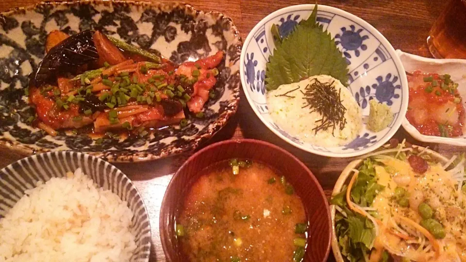 賄い飯♪ 鶏の照り焼き、鮪の山掛け。|Gauche Suzukiさん