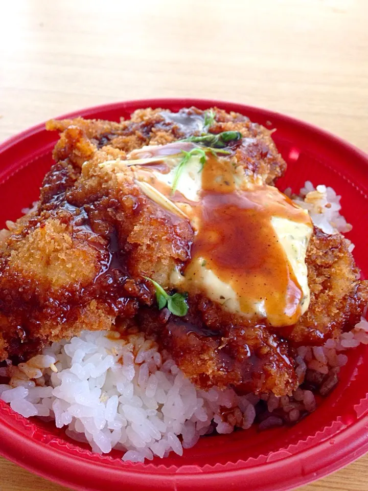 ソースチキンカツ丼|koinasubiさん