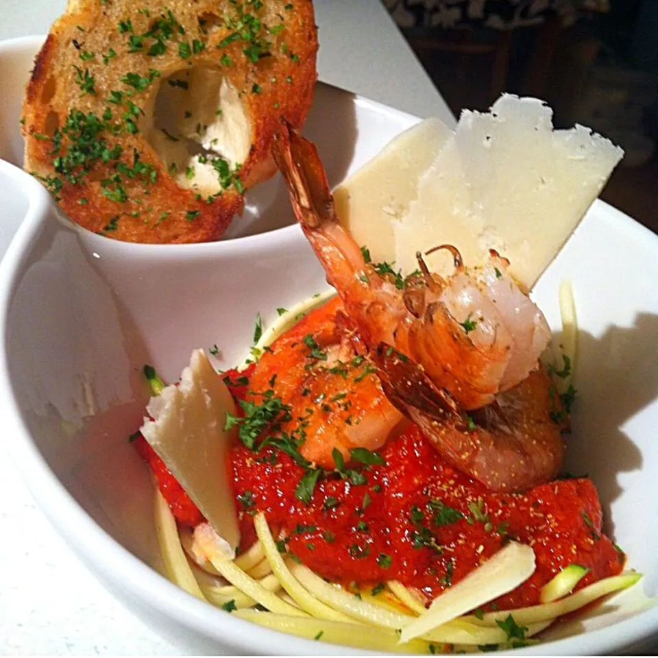 Zucchini noodle, red pepper aggrodolce,  grilled.shrimp, bone marrow garlic.toast...|Jenn Strangeさん