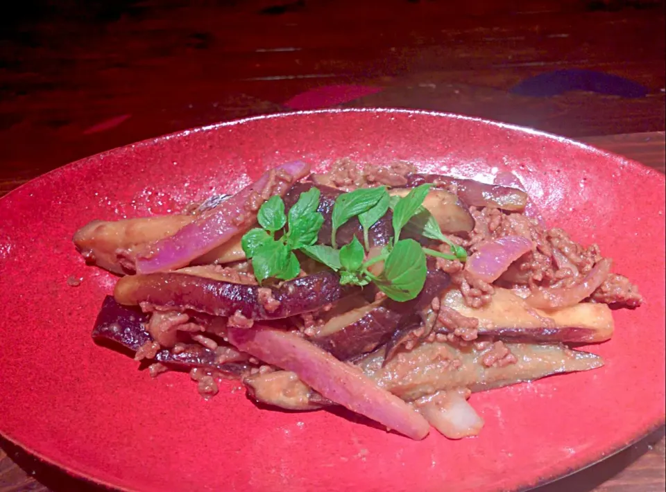 アケビと茄子の肉味噌バター炒め
 バルサミコ仕上げ～🌸|和ははさん