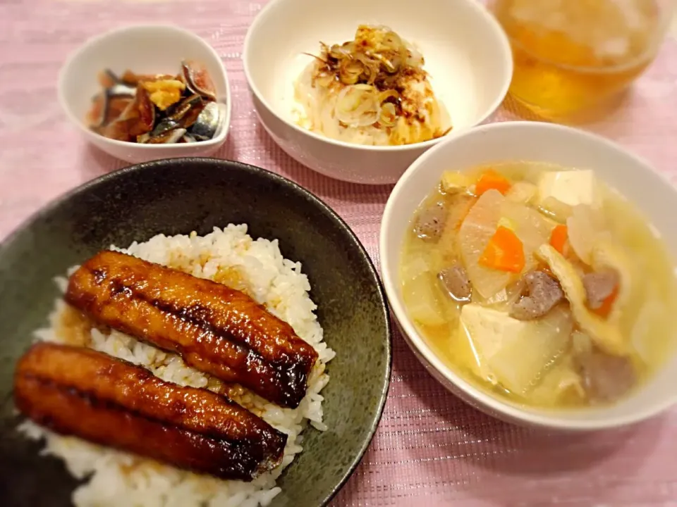 イワシ定食♪イワシ蒲焼き丼☆イワシ刺☆冷や奴☆豚汁♡9/26|ちび太さん