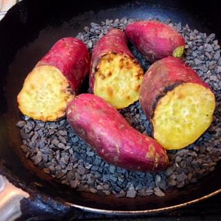 ストウブ鍋で石焼き芋 うさピー Snapdish スナップディッシュ Id Lw0wua