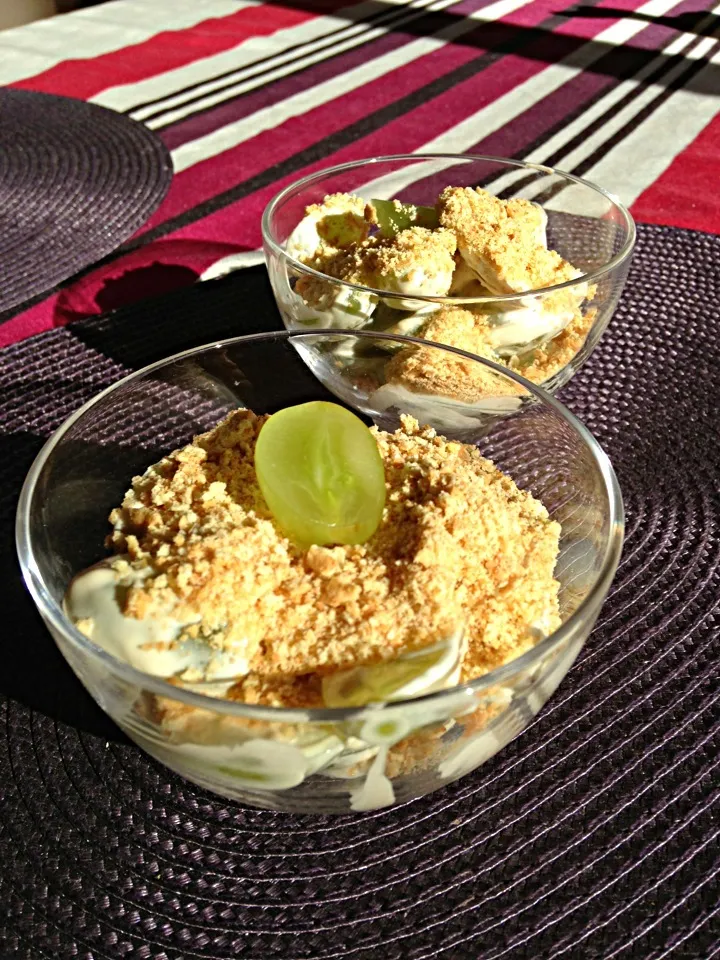 Sour cream grape salad|sanae carrさん