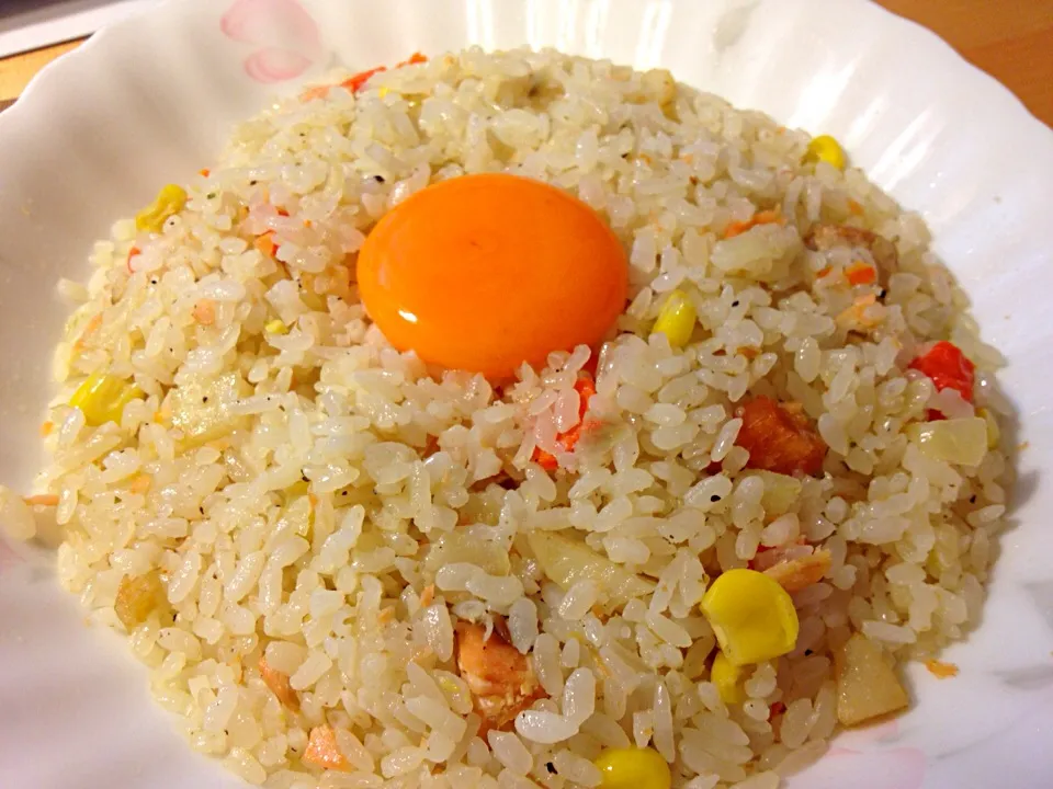 Salmon Fried Rice with Egg Yolk|Kiki Linさん