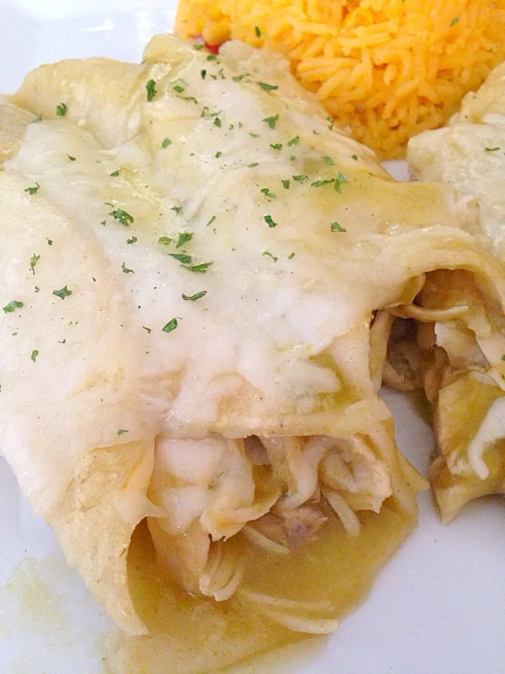 Creamy chicken enchiladas|killyさん