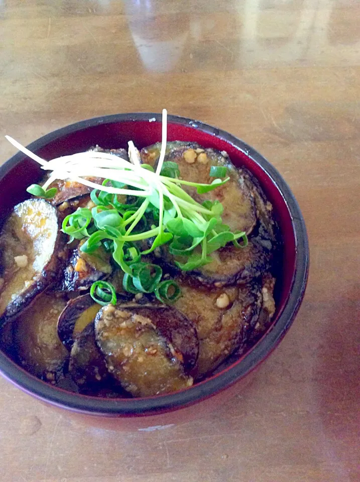 茄子とカイワレ甘辛丼♫(^_^)v|Norio Fukudaさん