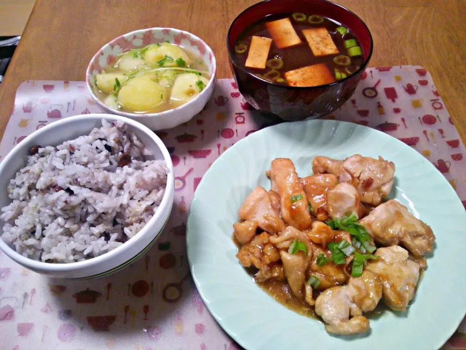 Snapdishの料理写真:９月２４日 鶏肉の梅照り焼き じゃがいもと豆苗の白煮 お味噌汁|いもこ。さん