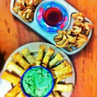 Chicken wantan with tamarindo sauce & tequeño cheese with guacamole|Ariel Ormeñoさん