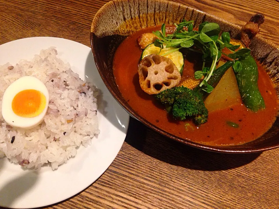 皮がパリッとしたチキンと野菜のカレー  エビスープ|LiNxさん