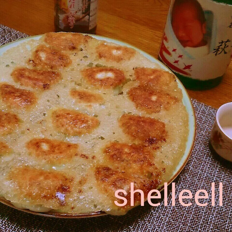 Snapdishの料理写真:パリパリ餃子で^_^)／▼☆▼＼(^_^)|シェリリンさん