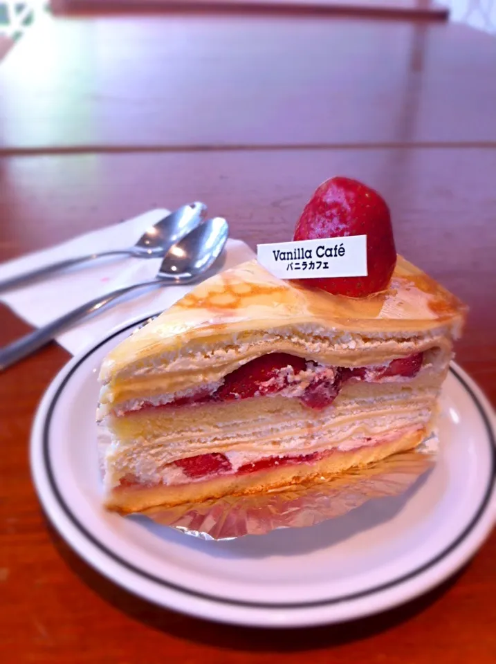 Strawberry Crepe Cake|sasiさん