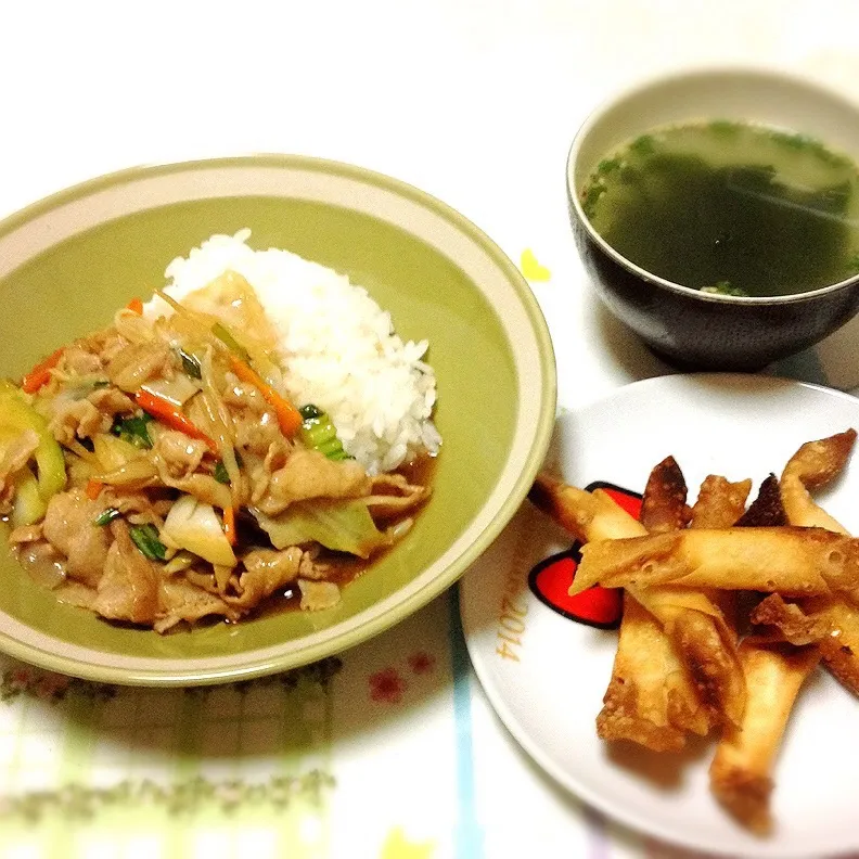 中華丼・ワカメスープ・チーズ春巻き|美也子さん