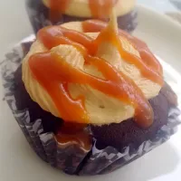 Snapdishの料理写真:Insanely Moist Chocolate Cupcake with Caramel Frosting|Drea Dizonさん